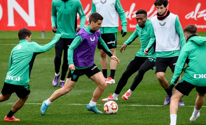 Galarreta estuvo con el grupo antes de viajar a Arabia Saudí