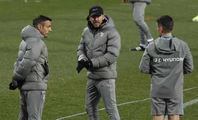 El Atlético se ejercitó esta tarde sin Giménez, Lemar, Oblak, Barrios y Sorloth