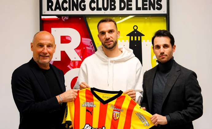Pau López es oficialmente nuevo jugador del Lens tras dejar el Girona