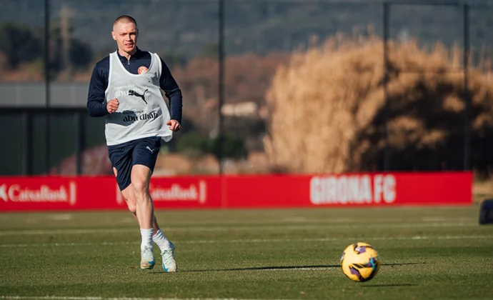 Nueva sesión sin Miovski y pendientes del tobillo de Asprilla