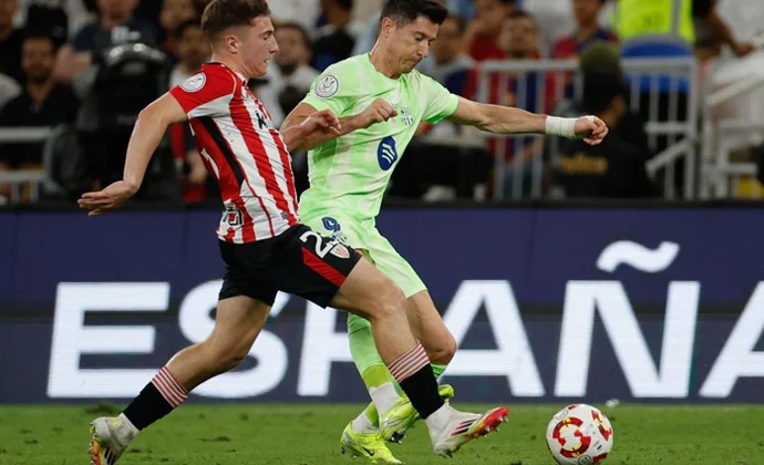 Gavi terminó con calambres y Lewandowski con un golpe sin importancia