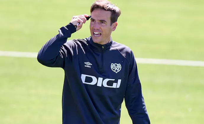 Álvaro García se incorpora al grupo en la sesión previa al partido