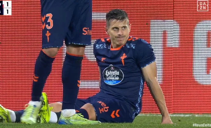 Alfon pide el cambio en Vallecas por molestias musculares