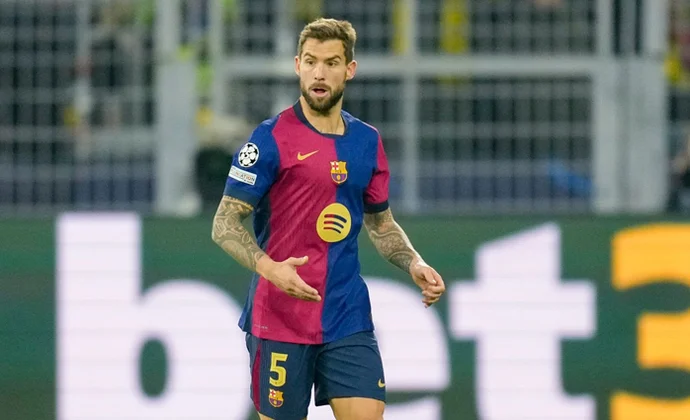 Íñigo Martínez apunta un mes de baja por una rotura muscular