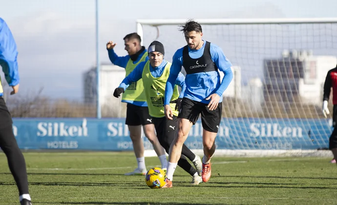 Romero y Mouriño se incorporan al grupo. Pendientes de Jordan y Carlos Martín