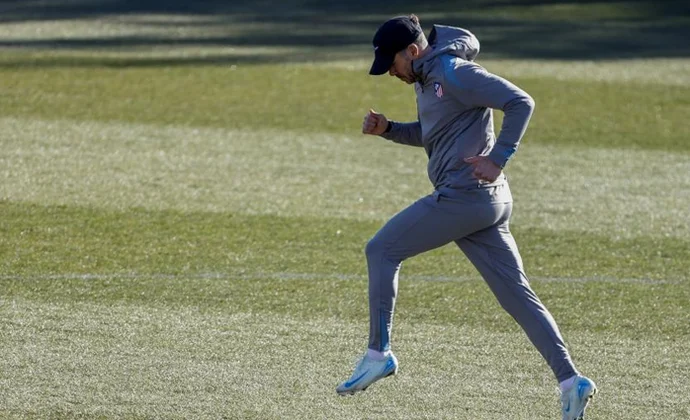 Giménez y Lenglet, bajas en el entrenamiento del martes