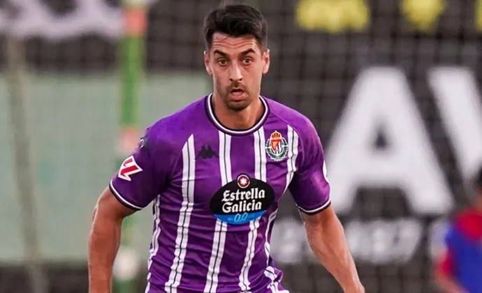 Acuerdo entre Valladolid y Real Oviedo por el traspaso de César de la Hoz