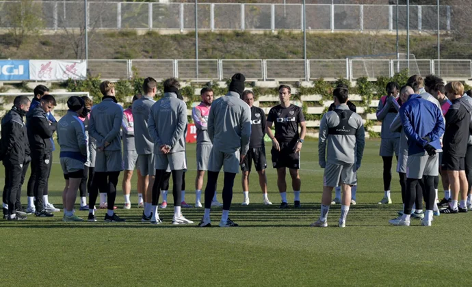 Batalla se reincorpora al grupo tras el trabajo al margen de ayer