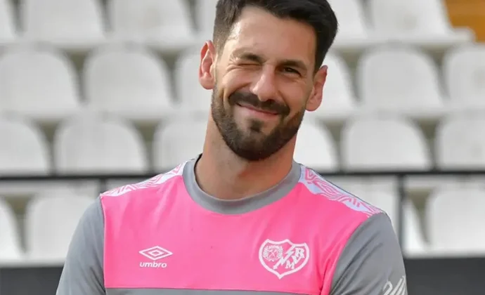 Batalla completa la sesión y recibe el alta médica