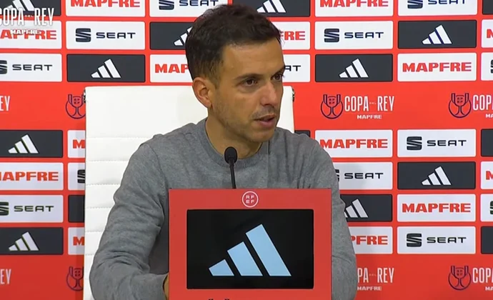 Borja Jiménez celebra el pase de ronda y destaca el partido de Munir y Roberto