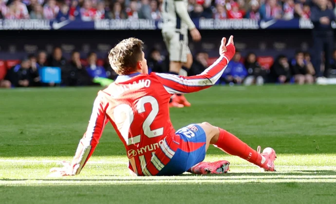 El Comité retira la tarjeta amarilla que Giuliano vio ante Osasuna