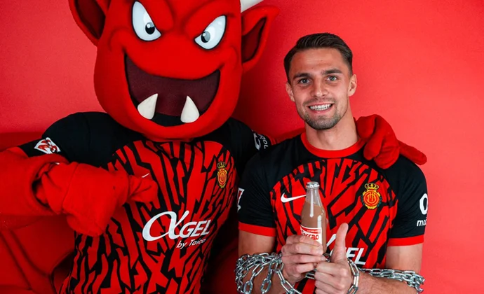 Valjent rechaza una propuesta del Betis y renueva con el Mallorca