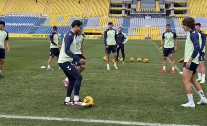 Campaña se prueba con el grupo a dos días del partido