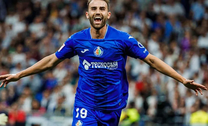 Mayoral no termina el entrenamiento por molestias