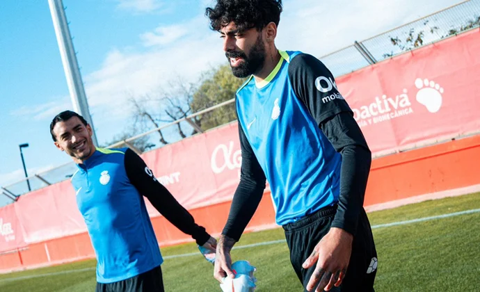 El Mallorca sigue preparando el partido del lunes sin Morlanes