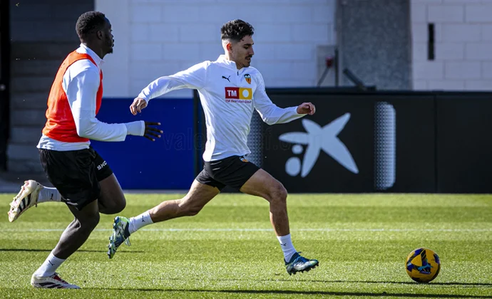 Sadiq vuelve a trabajar al margen y Rafa Mir hace una parte con el grupo