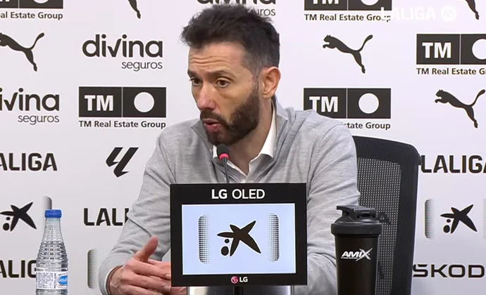 Corberan analiza varios aspectos del partido y habla de Gayà y las sustituciones