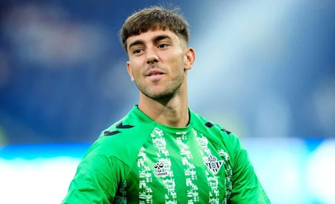 El Betis mantiene a Iker Losada cedible y acelerará su salida