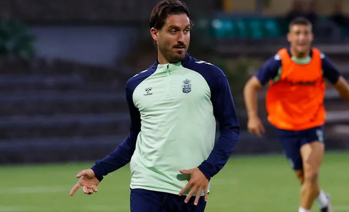 Campaña empieza la semana de trabajo con el grupo