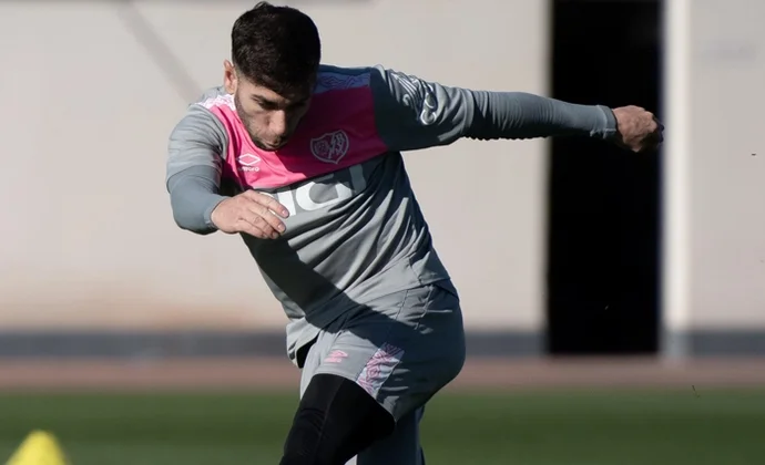 Sesión de recuperación en Vallecas sin Raúl de Tomás ni Jonathan Montiel