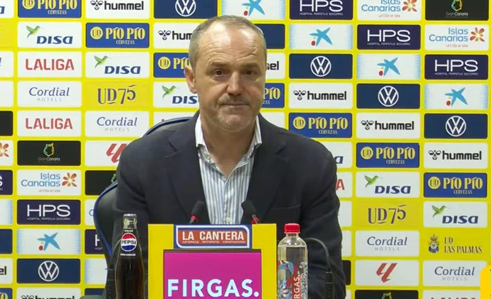 Helguera explica el fichaje de Pelmard y su perfil como futbolista