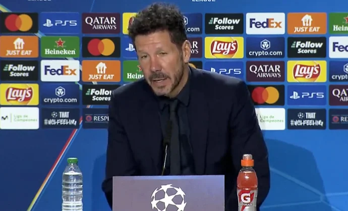 Simeone analiza el triunfo, la reacción en el segundo tiempo y elogia a Reinildo y Julián Alvarez