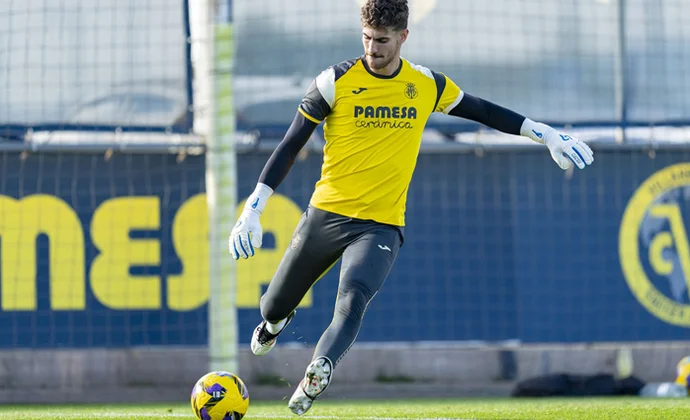 El Villarreal retoma los entrenamientos con el alta médica de Diego Conde