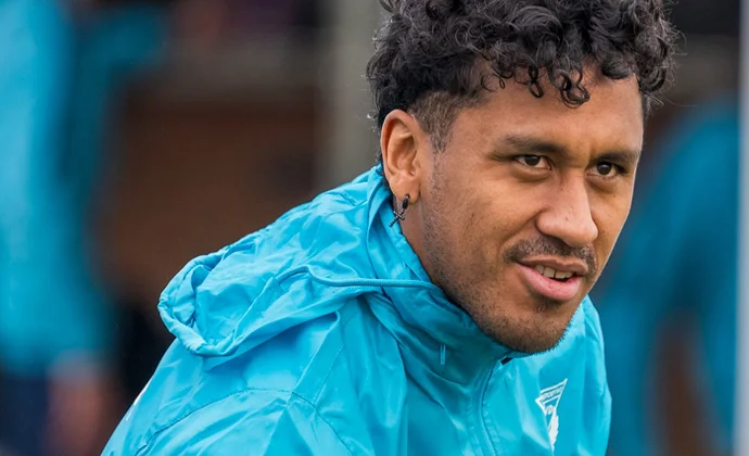 Tapia reaparece recuperado de los calambres