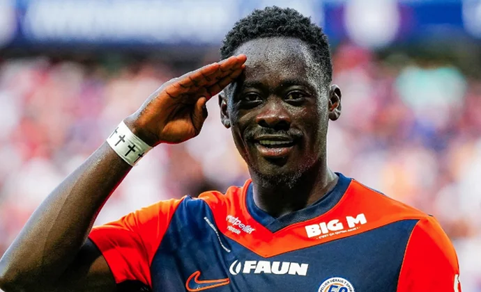 El Sevilla cierra los flecos del fichaje de Akor Adams