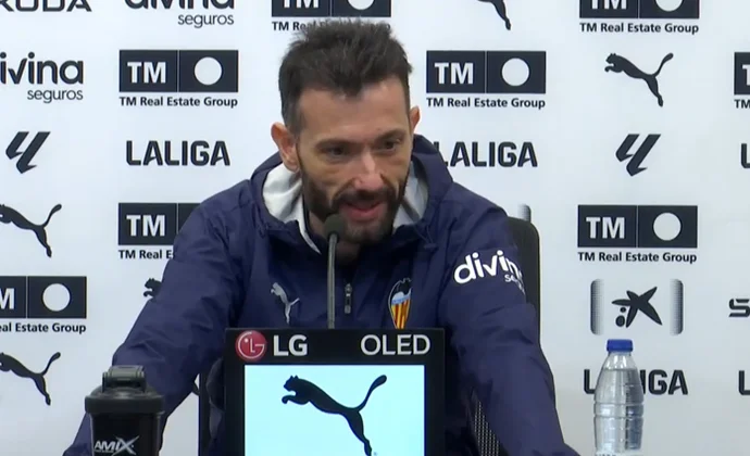 Corberán, sobre Sadiq, Barrenechea, Rafa Mir, Caufriez, el mercado y el Barcelona