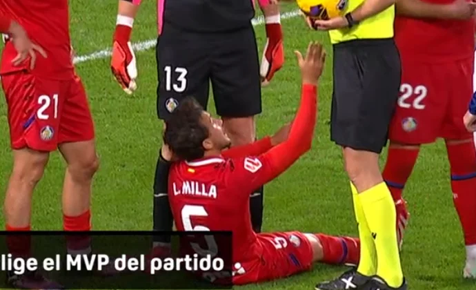 Luis Milla acusó un leve problema físico antes de su sustitución