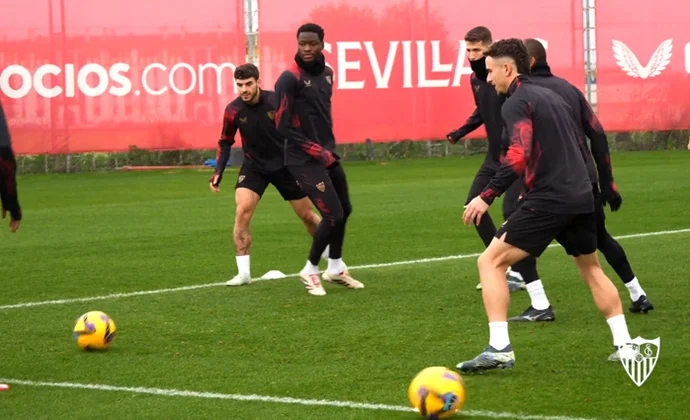 El Sevilla retoma los entrenamientos sin Nianzou, Kike Salas ni Barco