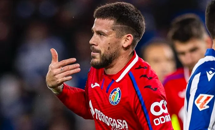 Carles Pérez abandona su estado de letargo y vuelve a cobrar protagonismo