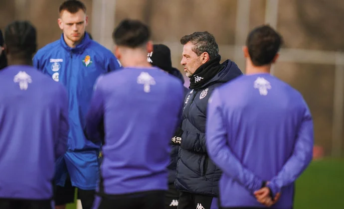 El Valladolid retoma los entrenamientos sin Juma Bah ni Kike Pérez, cerca de oficializarse sus salidas