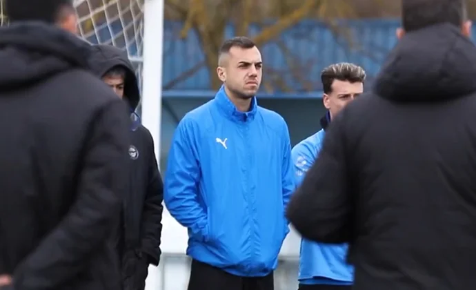 Joan Jordan empieza la semana al margen del grupo, pero ya se deja ver