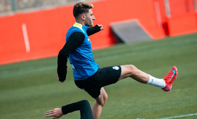 Manu Morlanes y Van der Heyden, bajas en la vuelta al trabajo