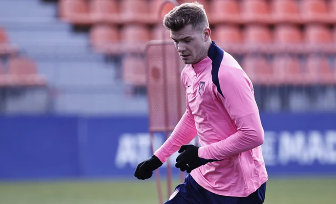 Simeone ensaya con Sorloth en el once para la Champions y Alvarez gestionó las cargas al final