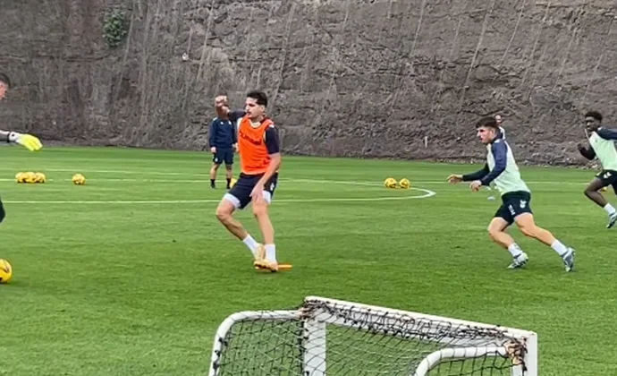 Viti Rozada empieza la semana al margen del grupo