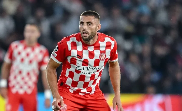 David López se cae del partido de Champions por molestias