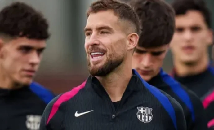 Dani Olmo sigue al margen del grupo e Íñigo Martínez hace una parte