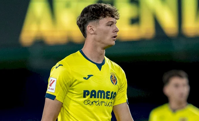 Villarreal y Alavés negocian la cesión de Pau Cabanes 