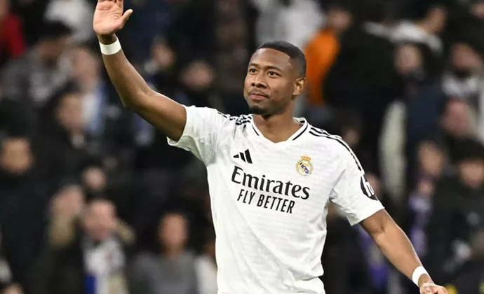 Ancelotti decidirá mañana si Alaba es titular tras no terminar la sesión con las mejores sensaciones