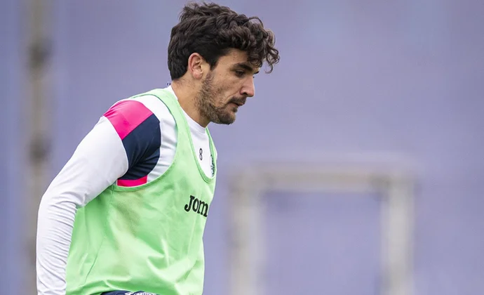 Arambarri completa la última sesión y Nyom es la única baja