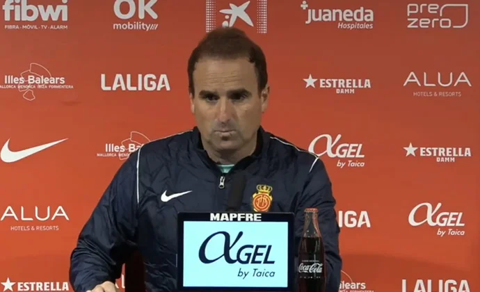 Arrasate, sobre Antonio, Muriqi, David López, Van der Heyden, Salas, Luna y la defensa de cinco