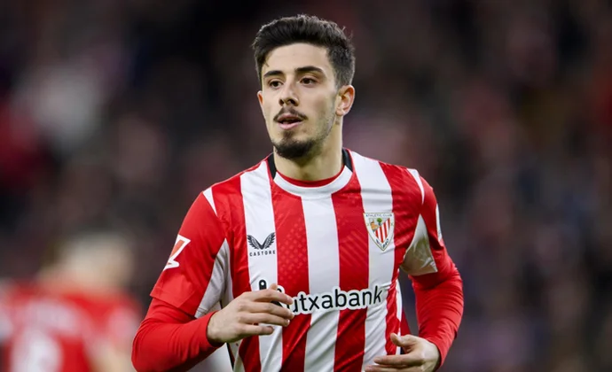 Nico Serrano descarta al Alavés y elige la opción del Sporting