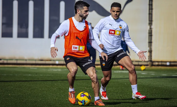 Hugo Duro y Barrenechea se incorporan al grupo este viernes