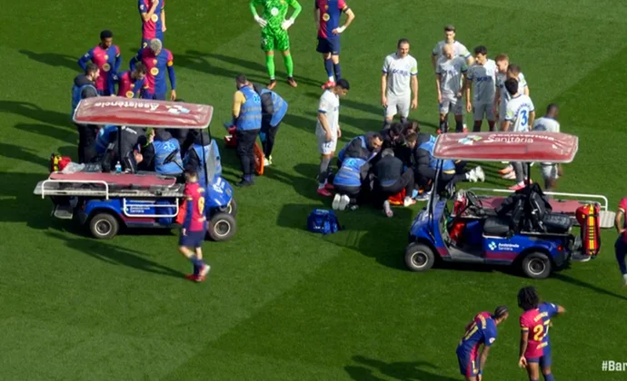 Gavi y Conechny, sustituidos tras sufrir un choque de cabezas