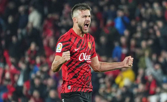 El Mallorca rechaza la oferta del Como por Copete de 5 millones