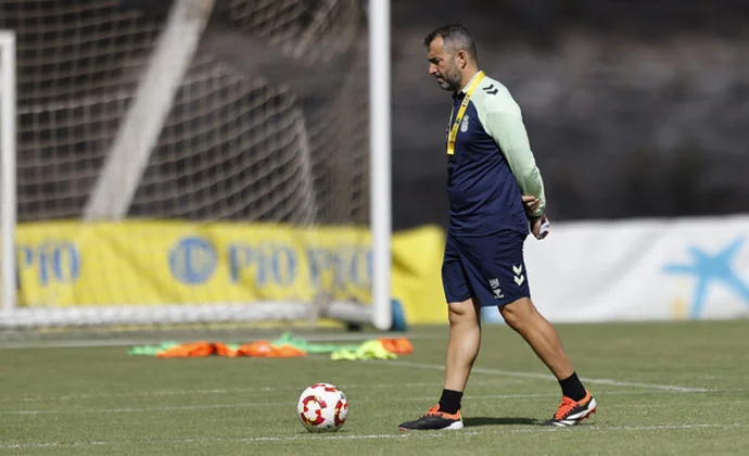 Diego Martínez entra en pánico y se encierra para esconder el estado de Januzaj y Sandro