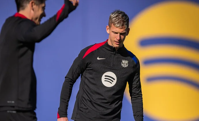 Dani Olmo completa la sesión con el grupo y Gavi sigue al margen por precaución